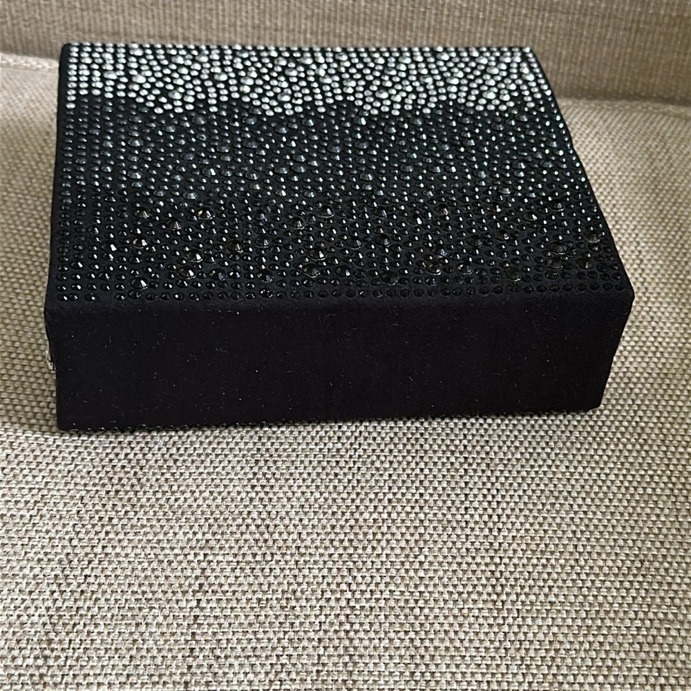 Natasha Couture Evening hard-sided box clutch shoulder Crystal /rhinestone Bling - Picture 8 of 10